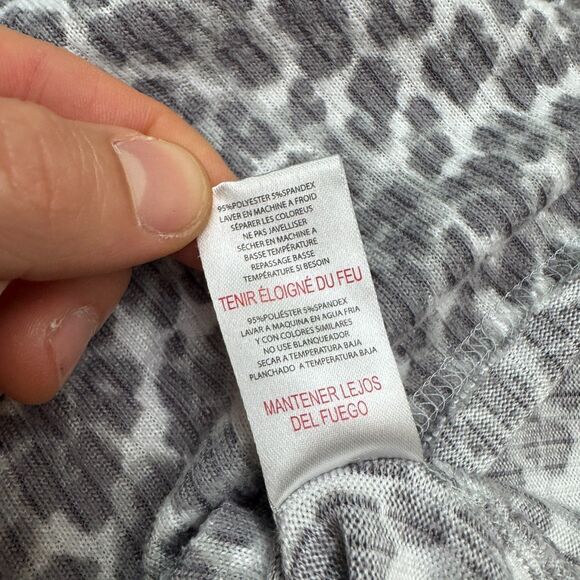 Tahari Leopard Pullover Sweater Womens Small Gray Animal Print Stretch Casual - Picture 5 of 11